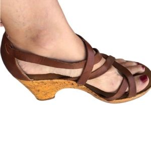 Micheal Kors size 10 genuine leather brown open toe  Platform sandal